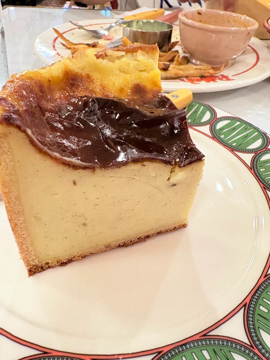 Vanilla Flan, Rayah