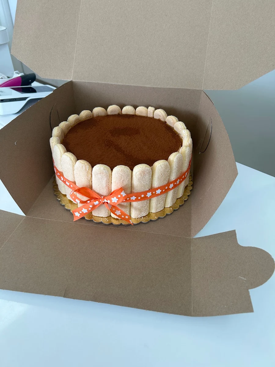 Tiramisu Cake