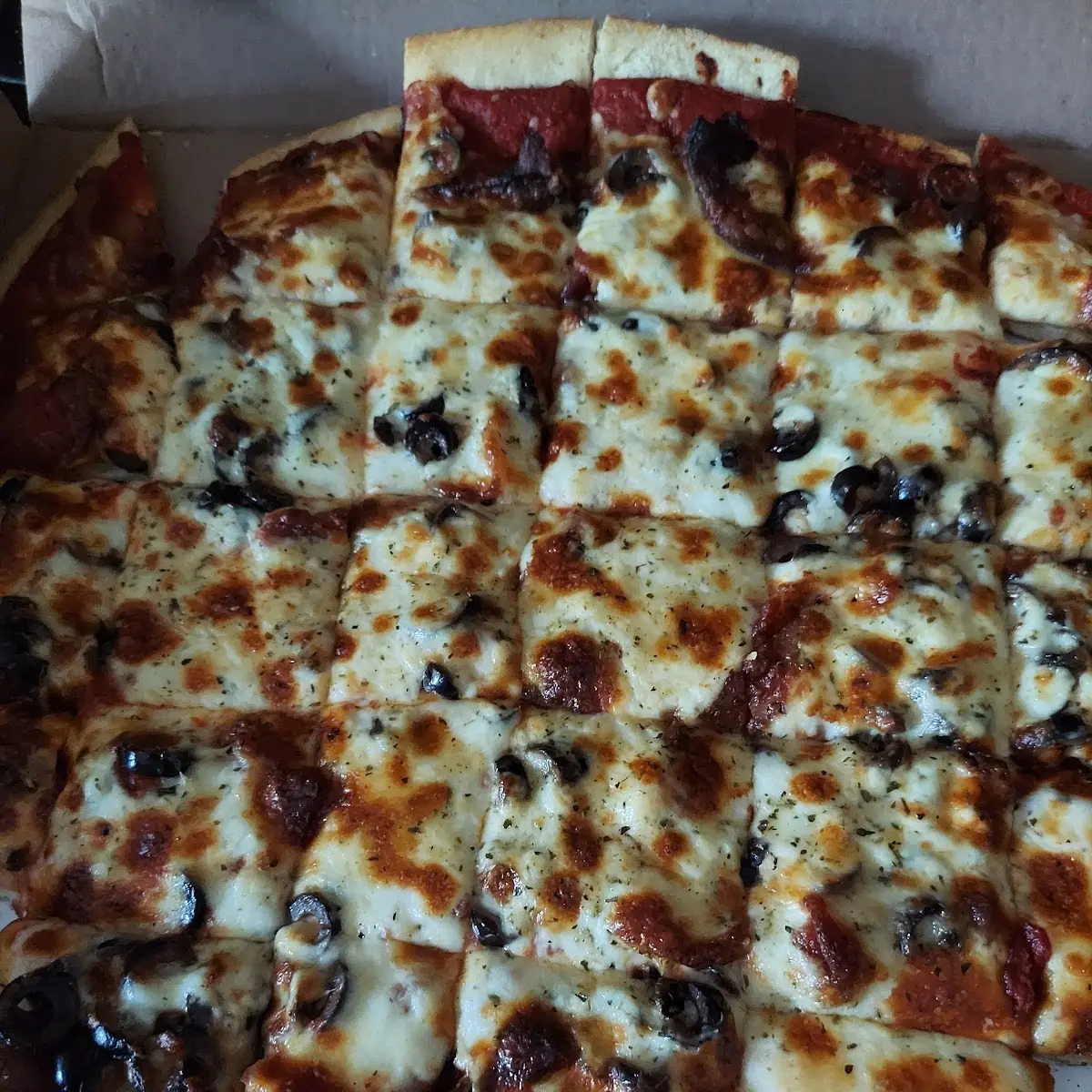 Bacon and Black Olive Pizza