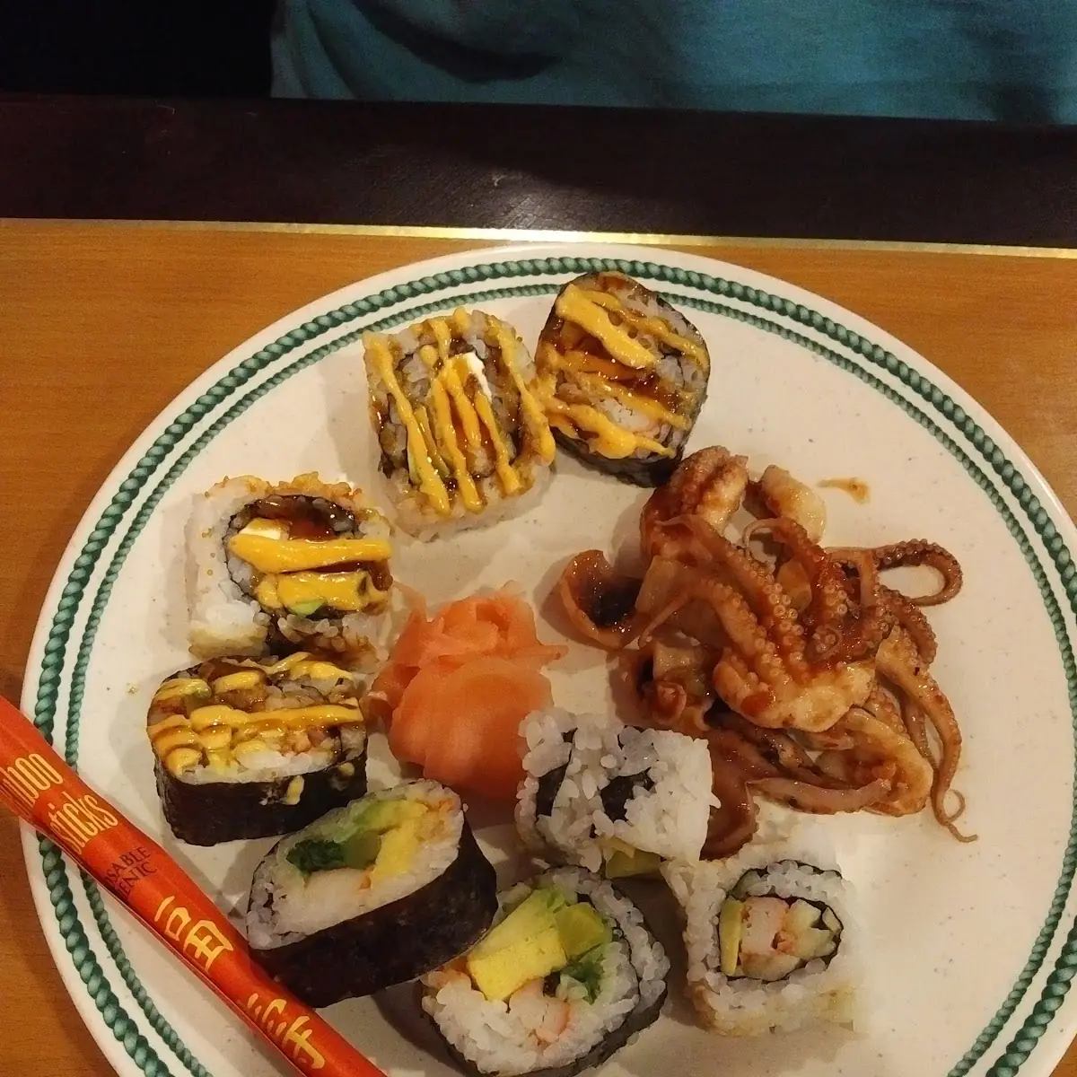 Assorted Sushi & Seafood Salad