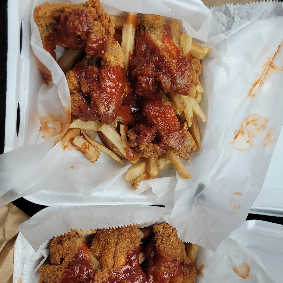 6 Wings Catfish Fillet Combo
