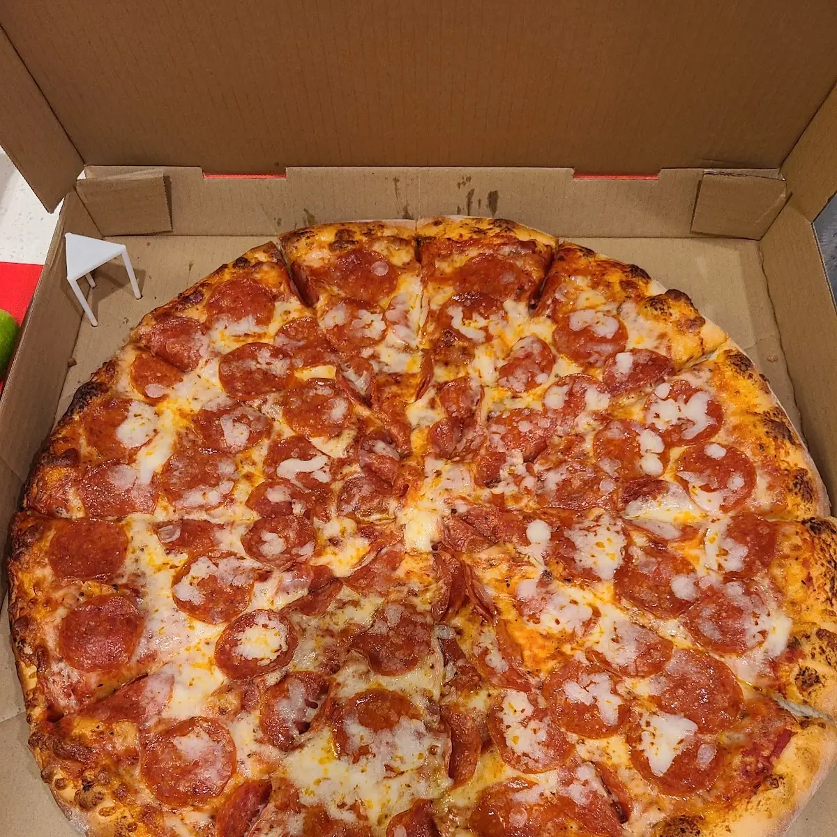 Pepperoni Pizza w Extra Cheese