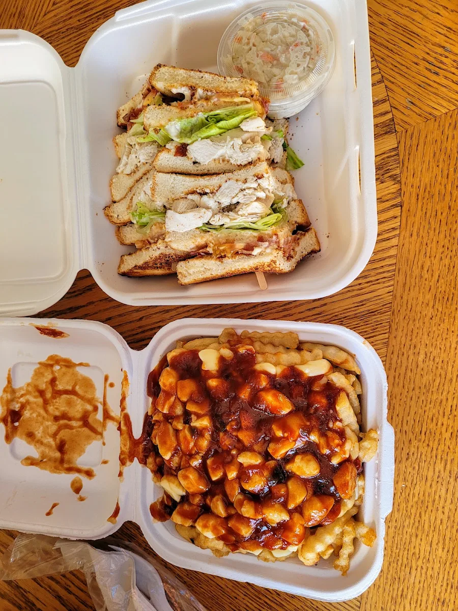 Club Sandwich Virée Poutine BBQ