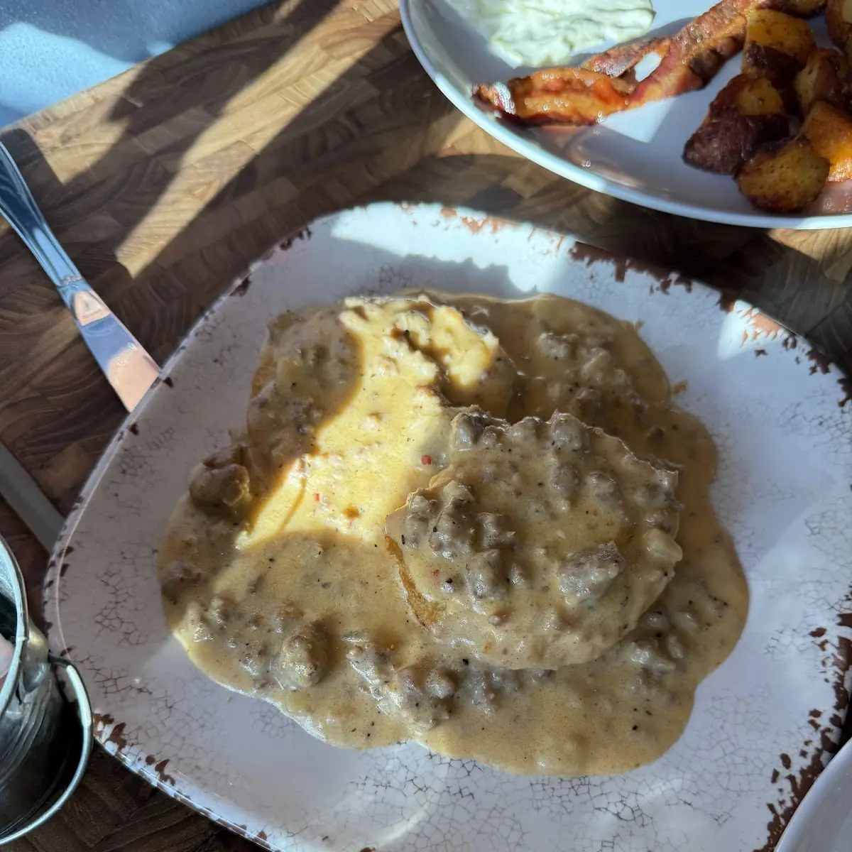 Biscuit & Gravy