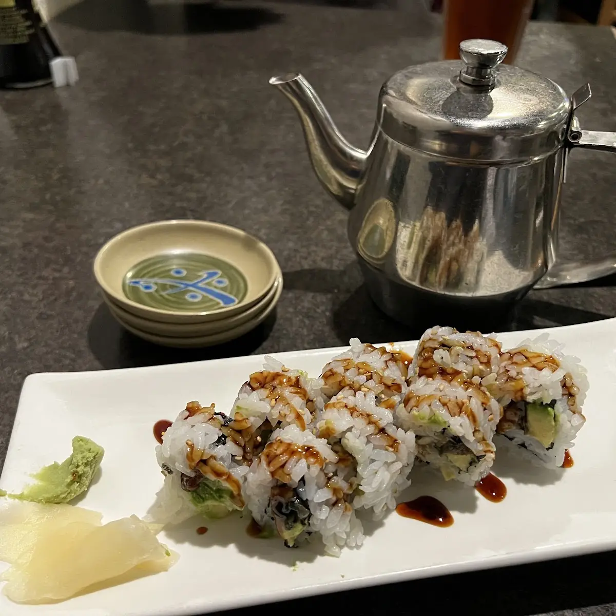 Eel & Avocado Roll