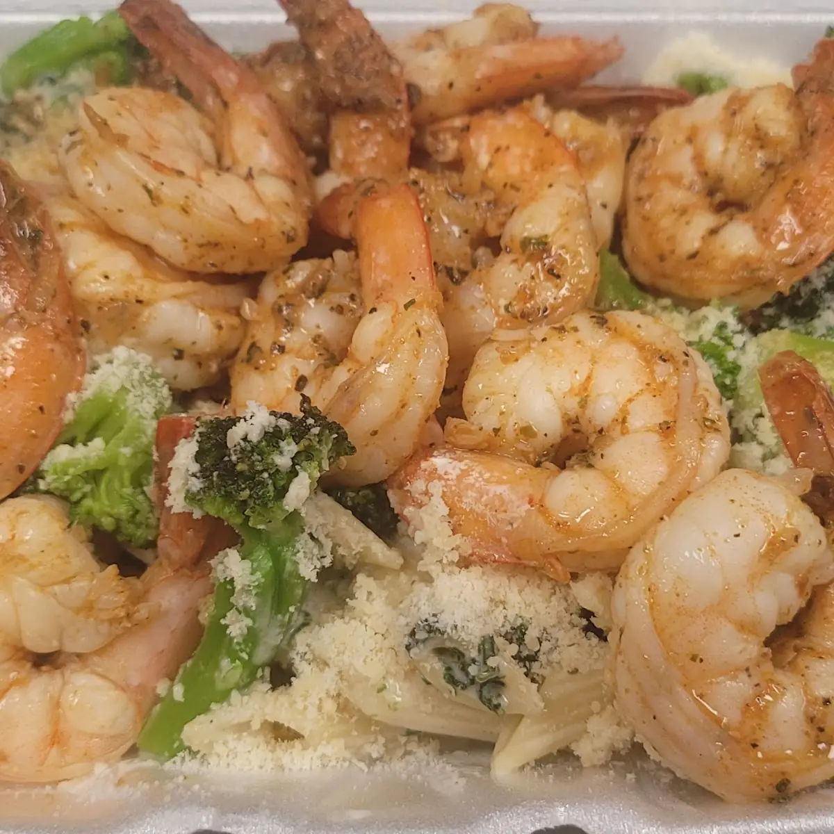 Shrimp Alfredo Pasta with Broccoli