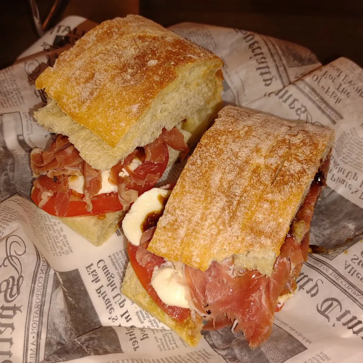 Christopher's Foot Long Abbondanza