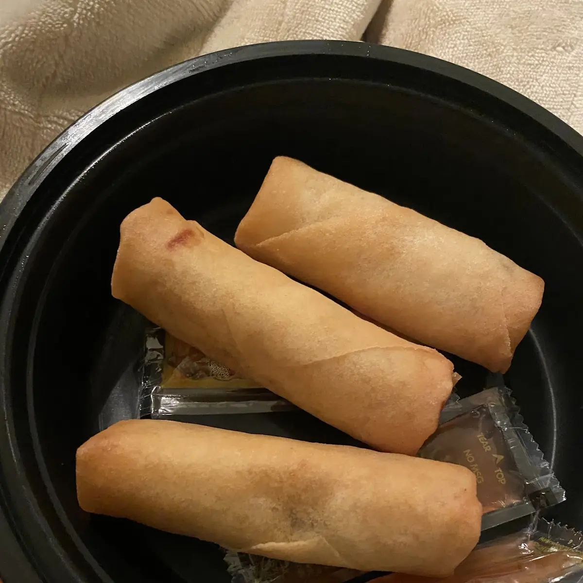 Mix Spring Roll 4pcs ( 2pcs Veg & 2 pcs Shrimp)
