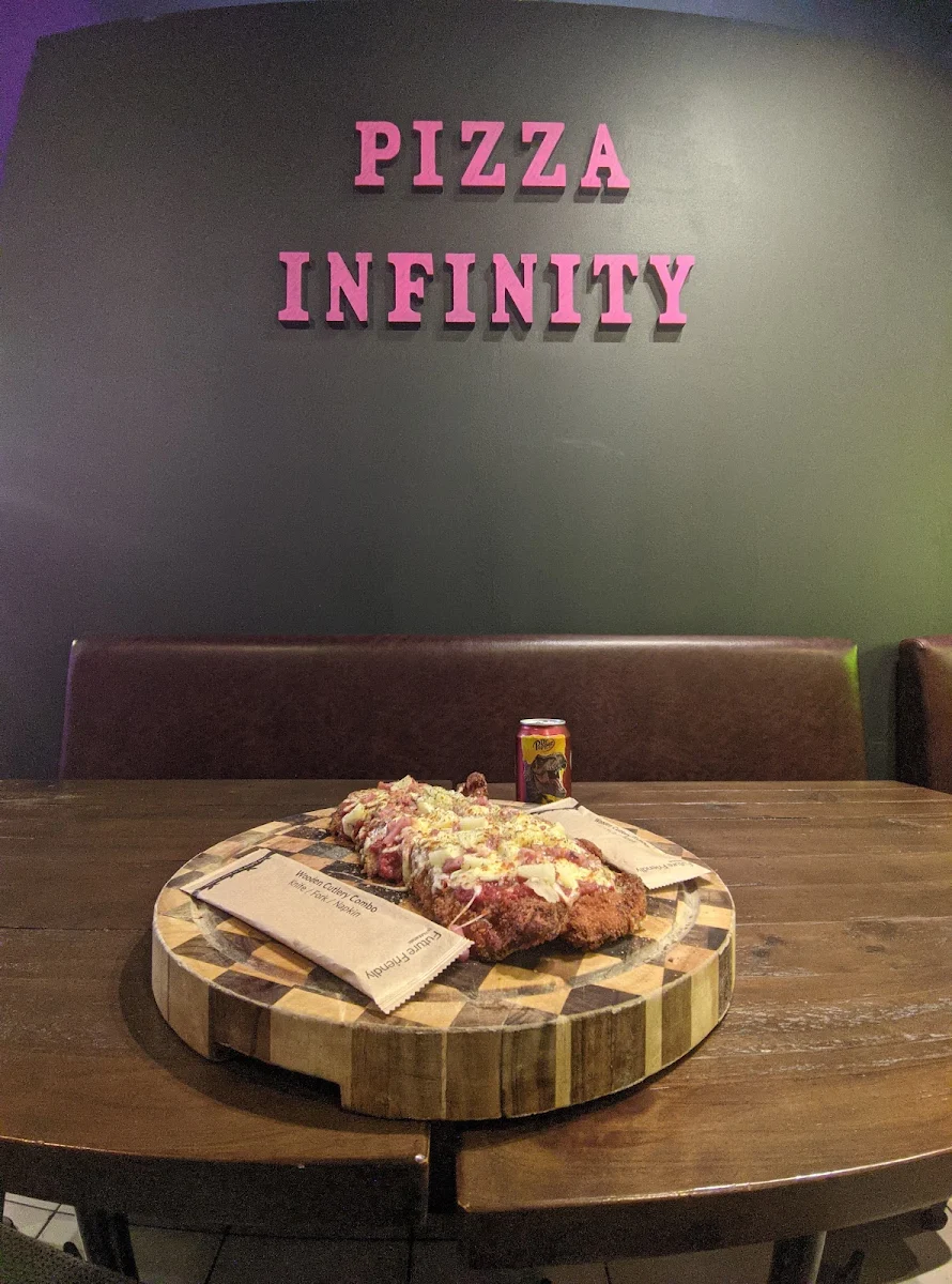Chicken Parmigiana, Pizza infinity