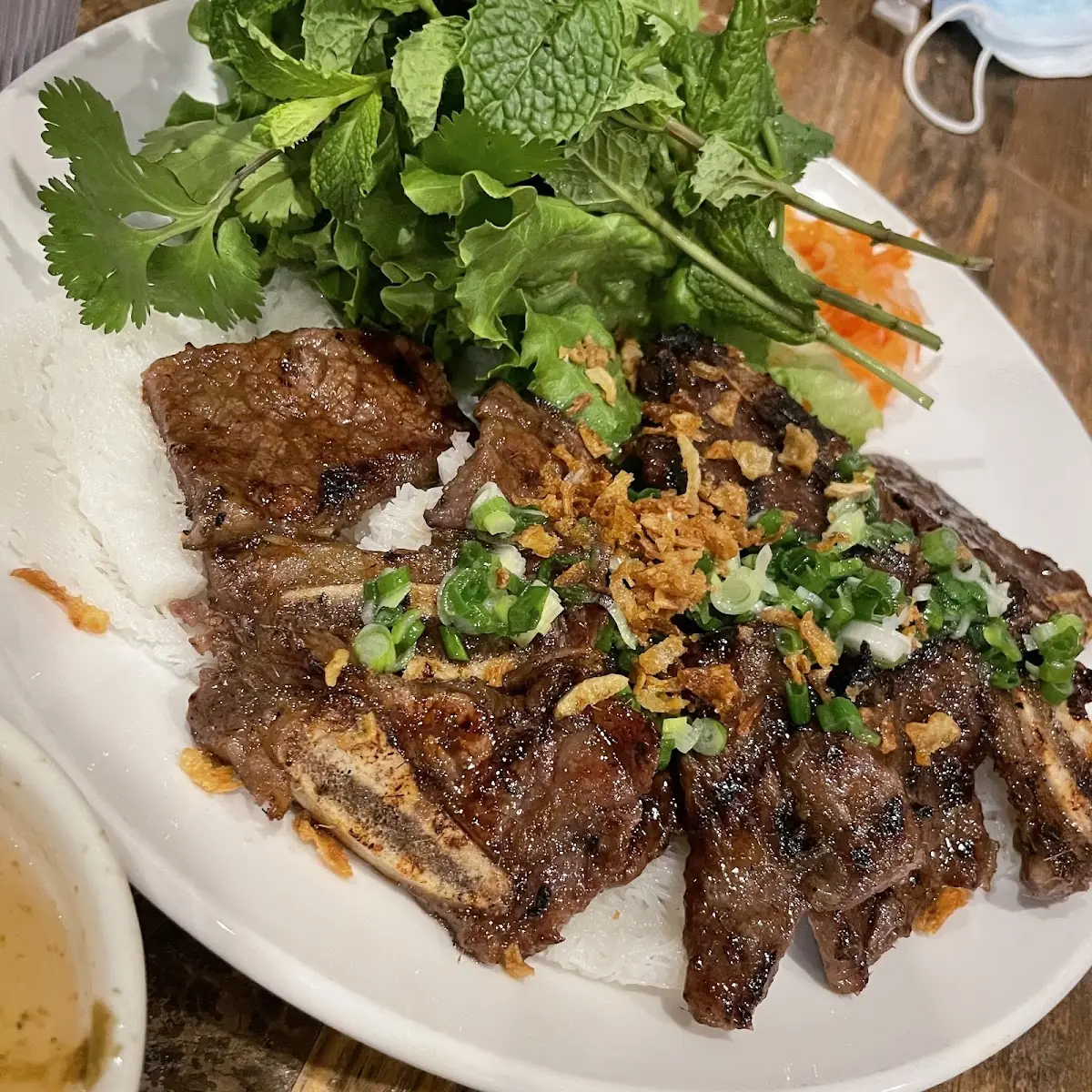 Com Suon Bo Nuong Xa