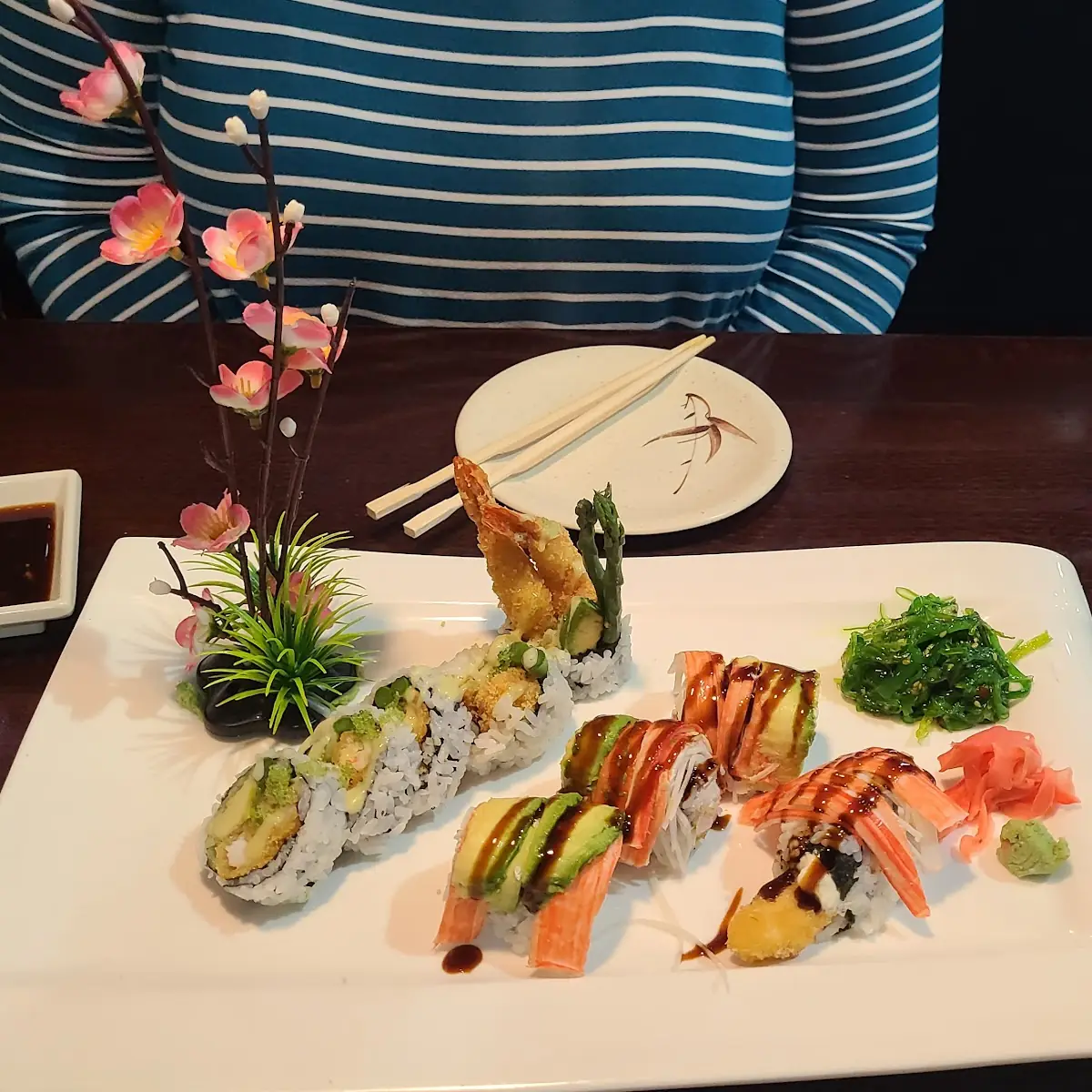 Spicy Mango Shrimp Roll