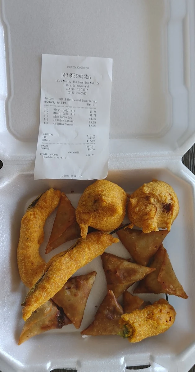 Indian Snacks Mirchi Bajji Aloo Bonda 2pc & Onion Samosa 4pc Paid 17 for These