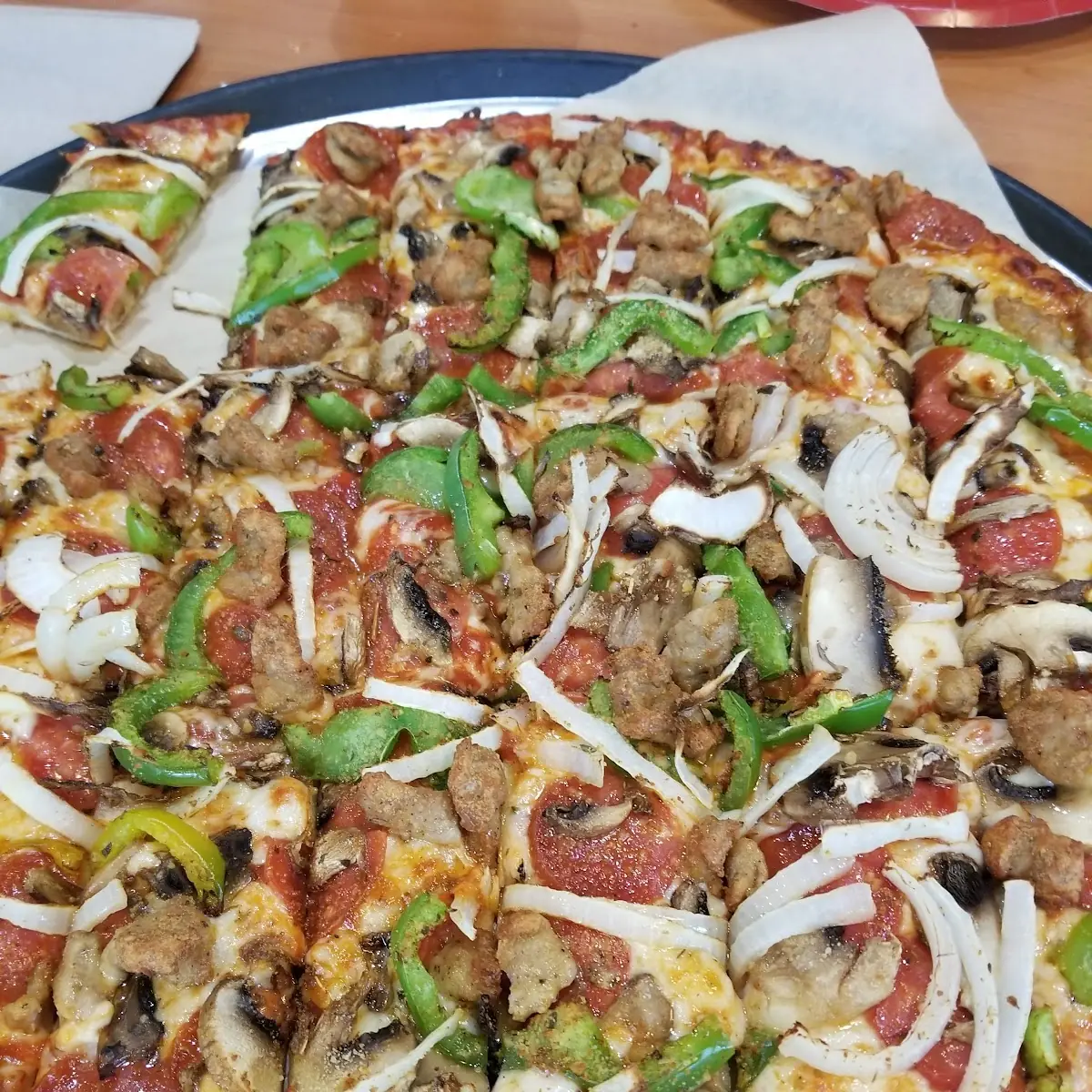 Deluxe Pizza