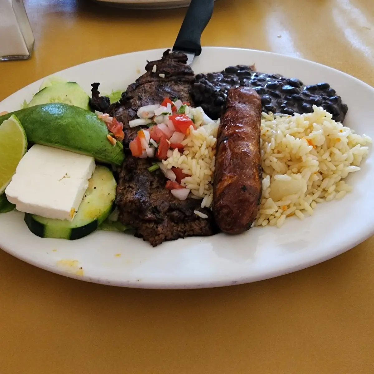 Plato Tipico Salvadorian Mix