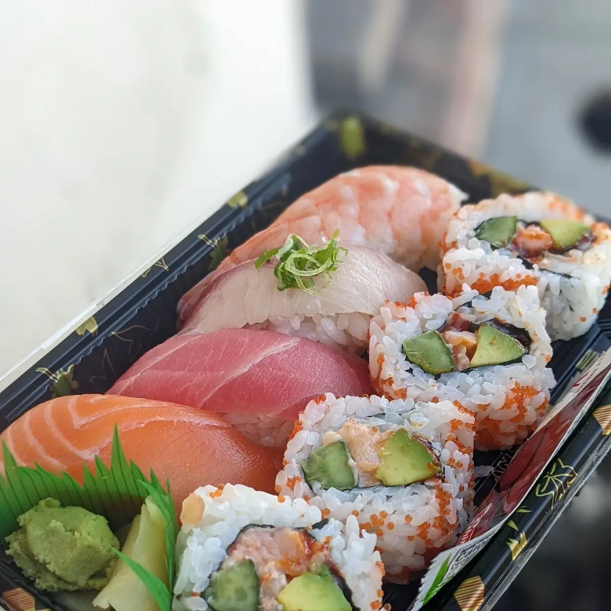 Spicy Lobster Roll and Nigiri Combo