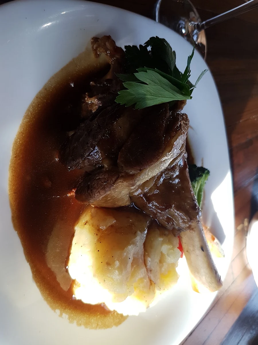 Agneau Braisé, Méchant Steak Magog