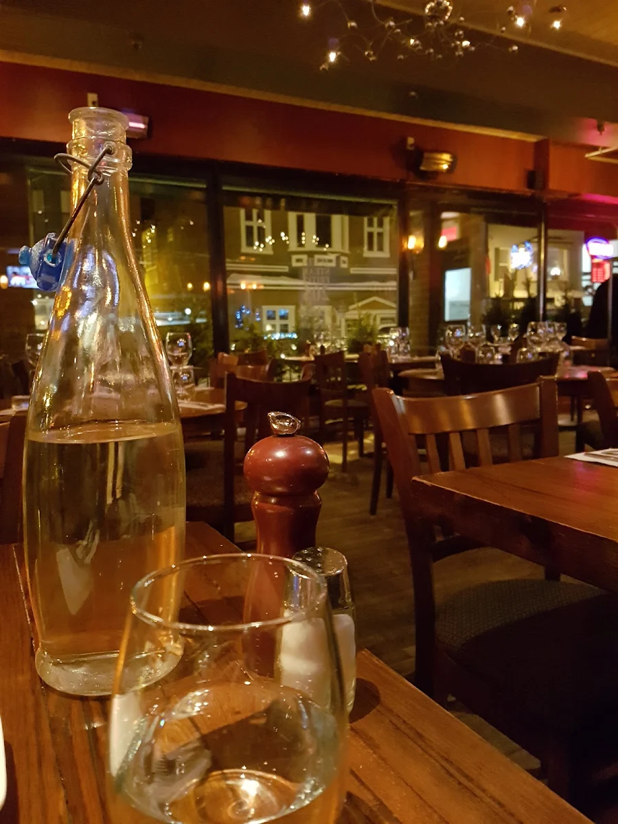 Вода, Méchant Steak Magog