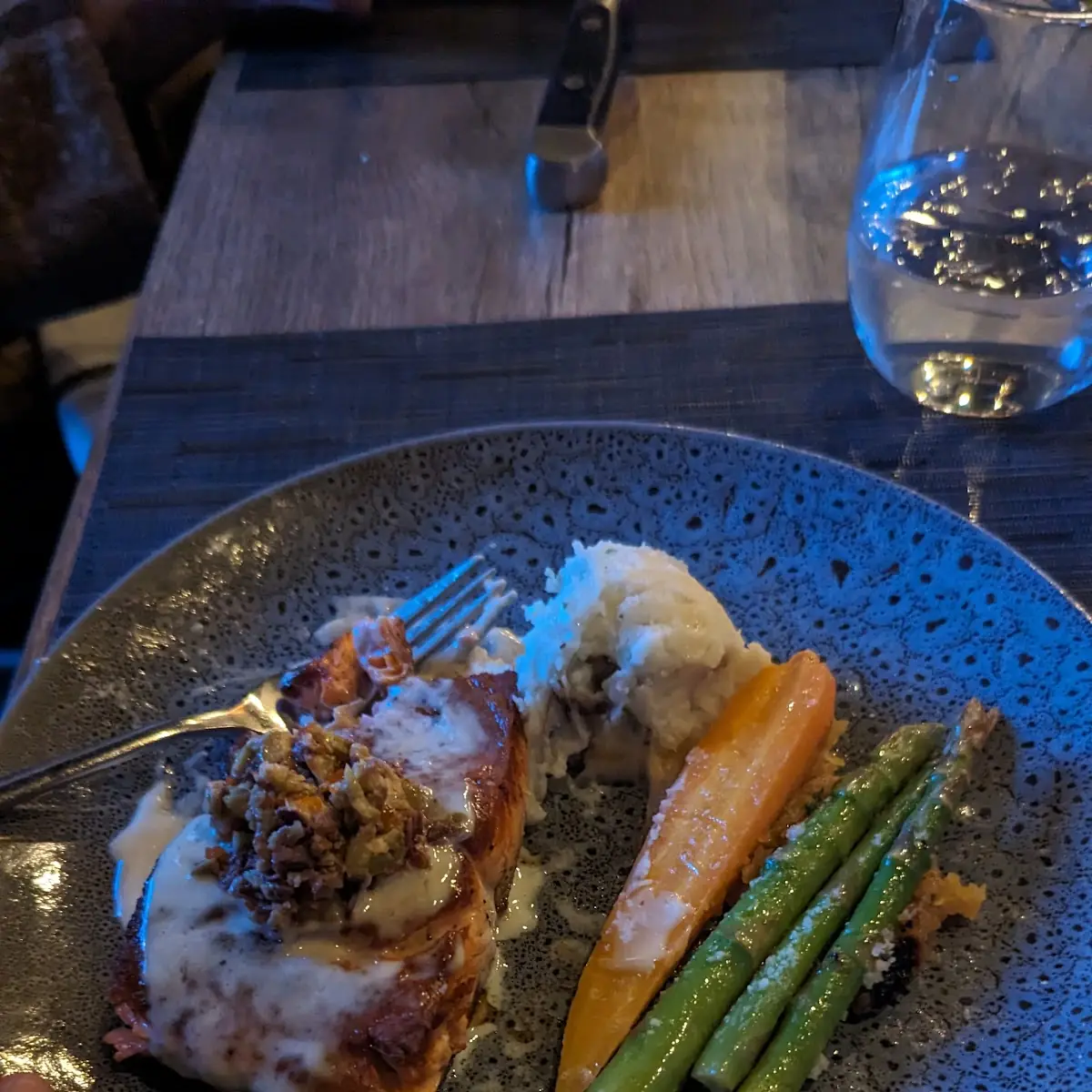 Beef Tenderloin with Mashed Potatoes and Veggies