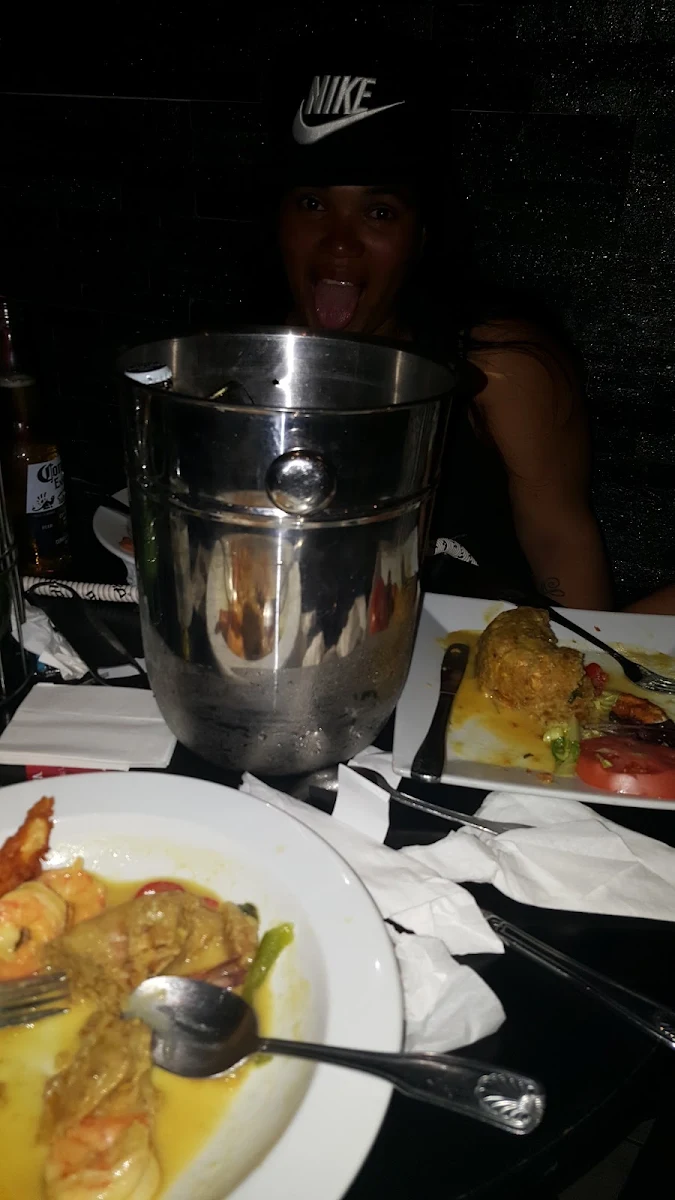 Mofongo Dominicano Y Ensalada Mixta