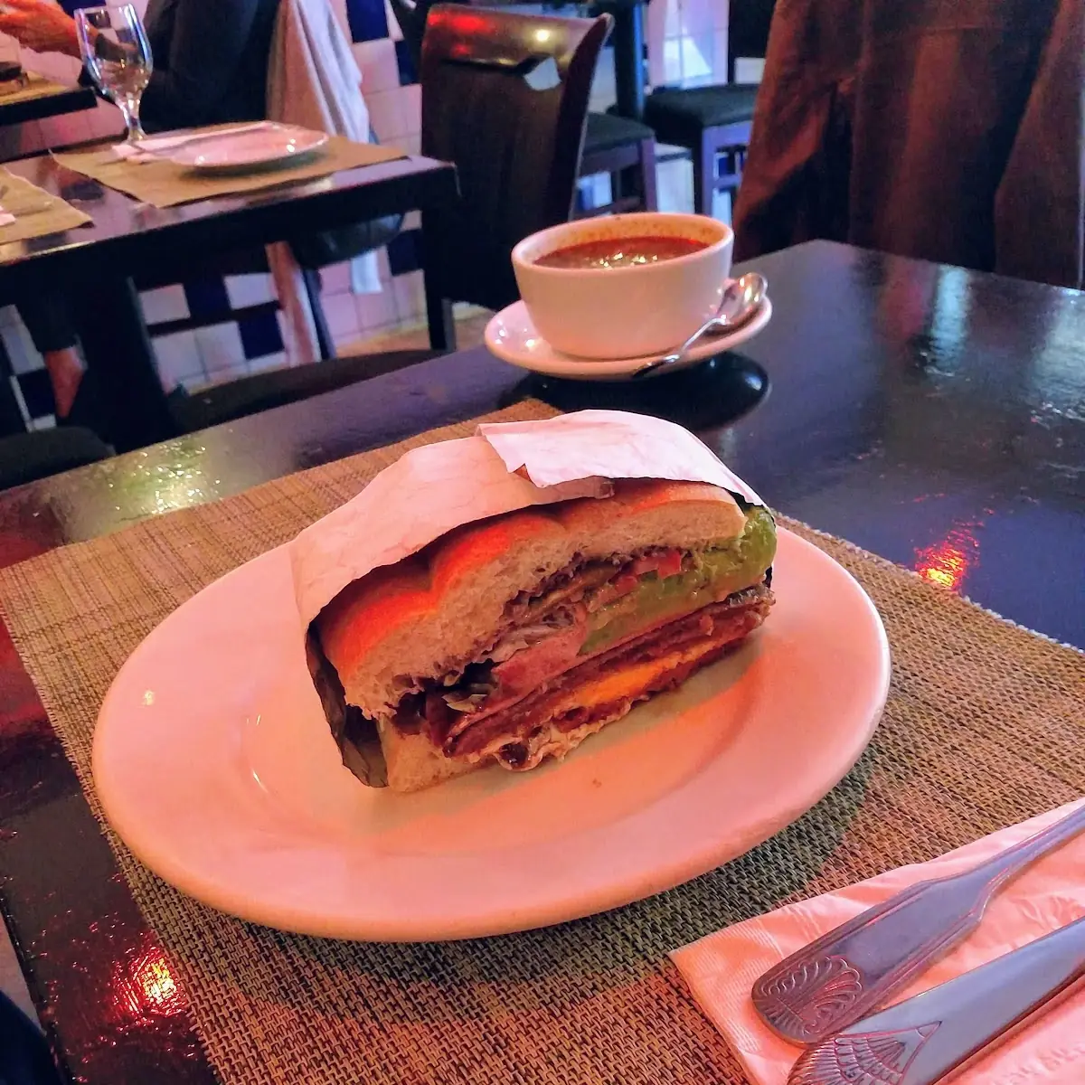 Cubana Tortas