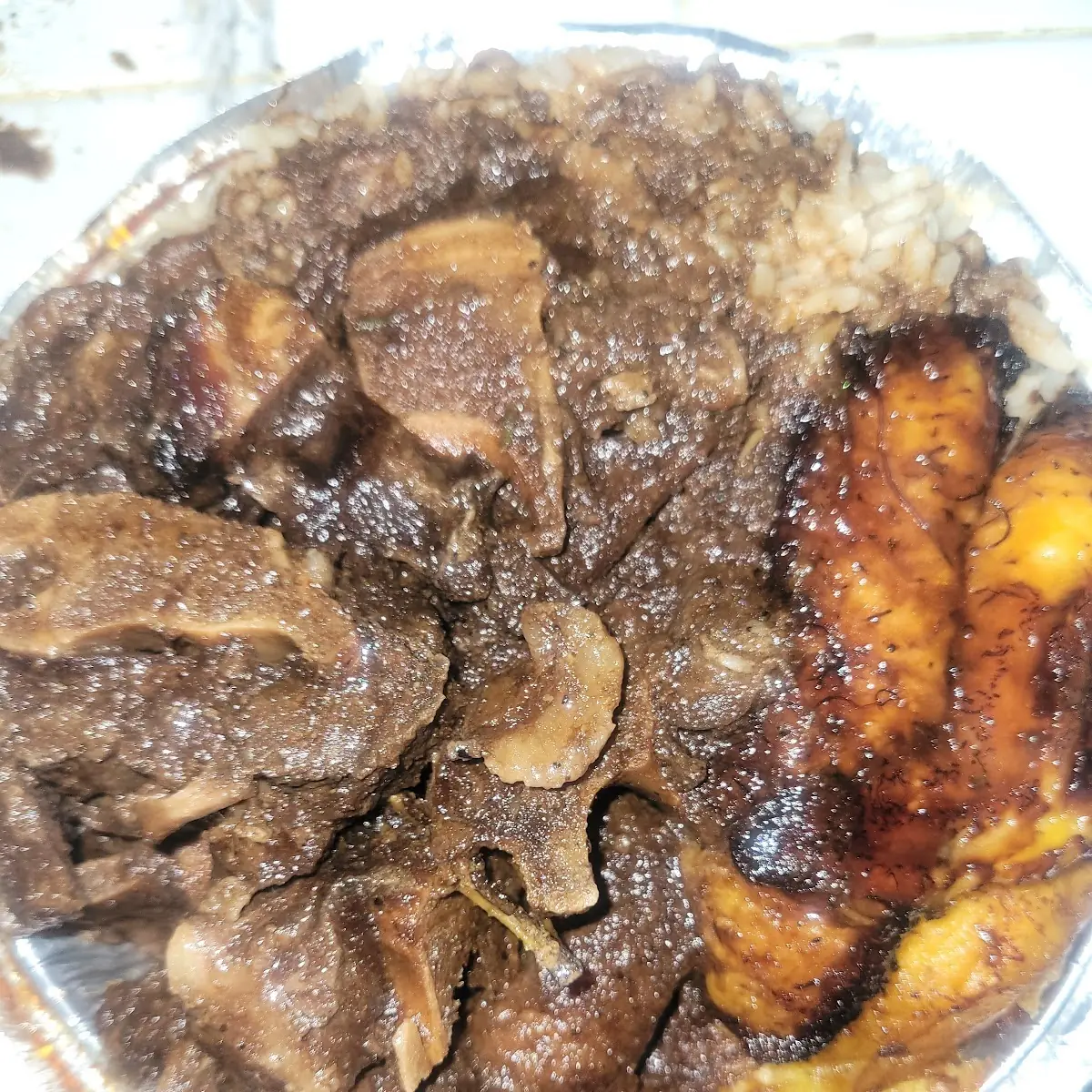 Oxtail with Rice and Peas