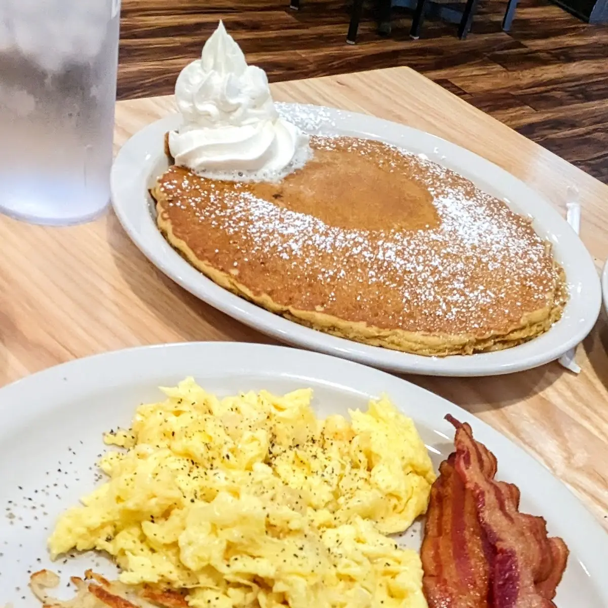 Hashbrowns Bacon & Eggs with a Pumpkin Pancakes