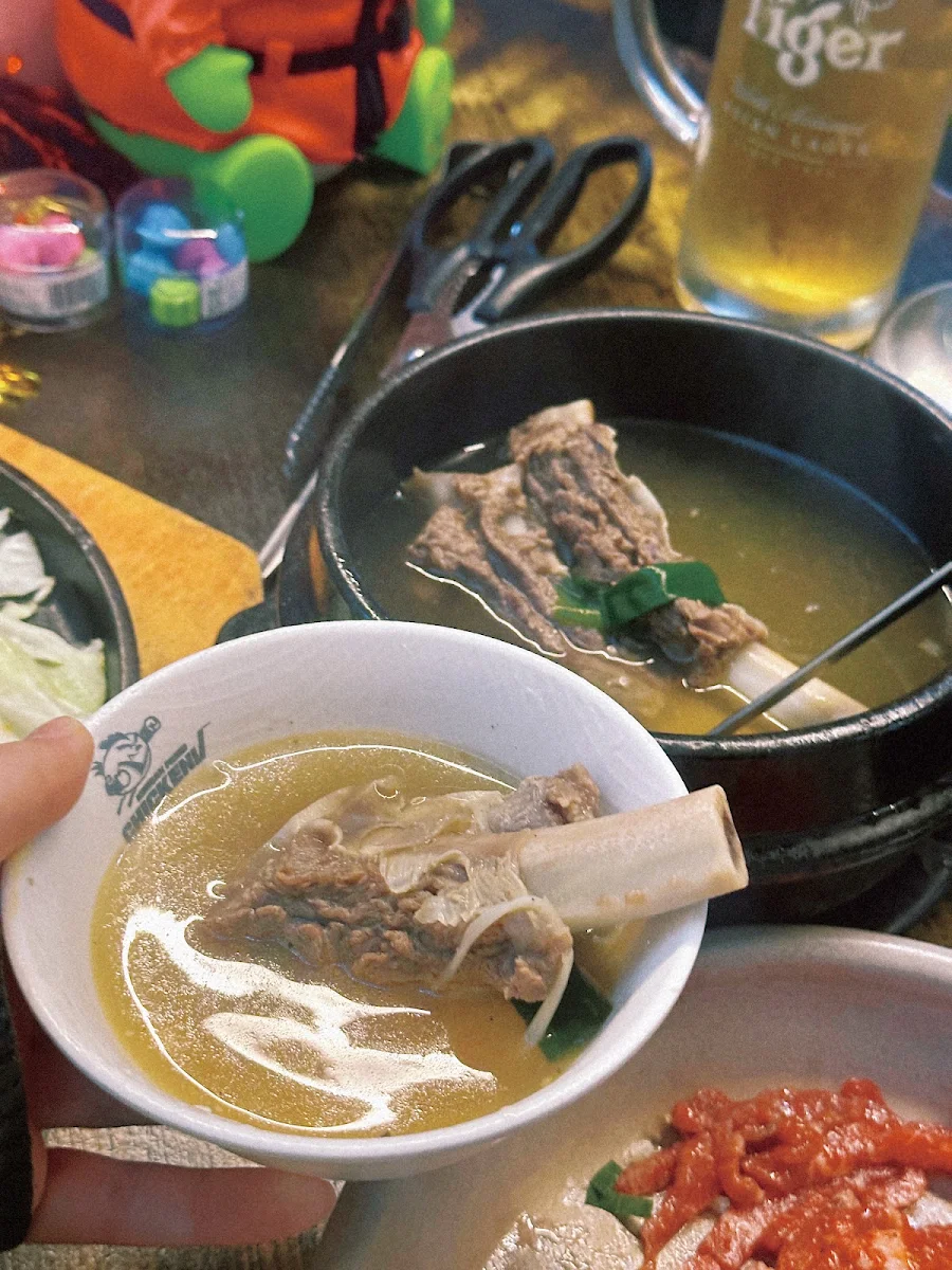 Ox Bone Soup, Chicken V Sydney