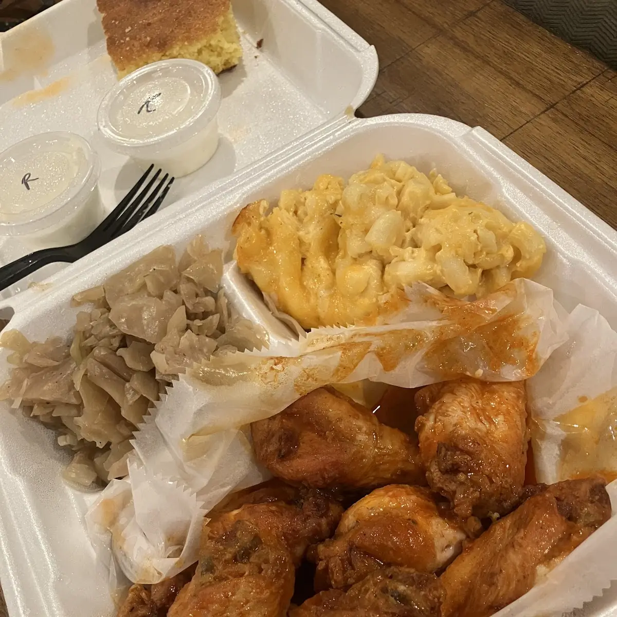 8 Piece Hot Wings with Mac and Cheese and Cabbage
