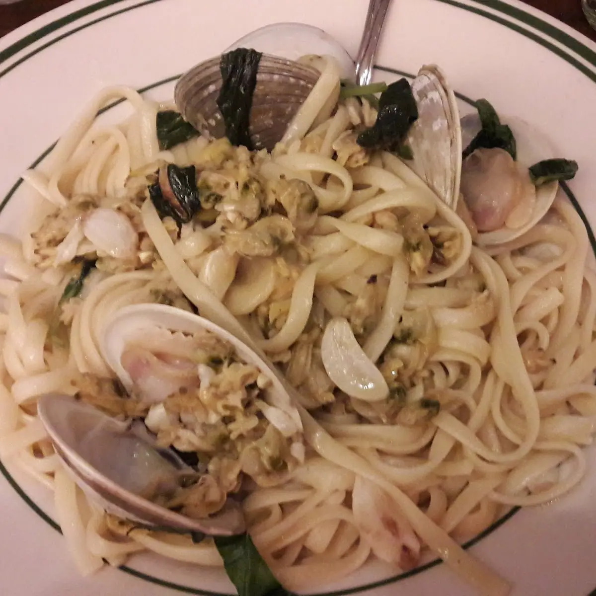 Linguine and White Clam Sauce