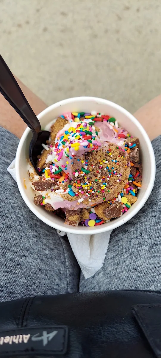 Vanilla & Blackberry Twist with PB Cup & Sprinkles