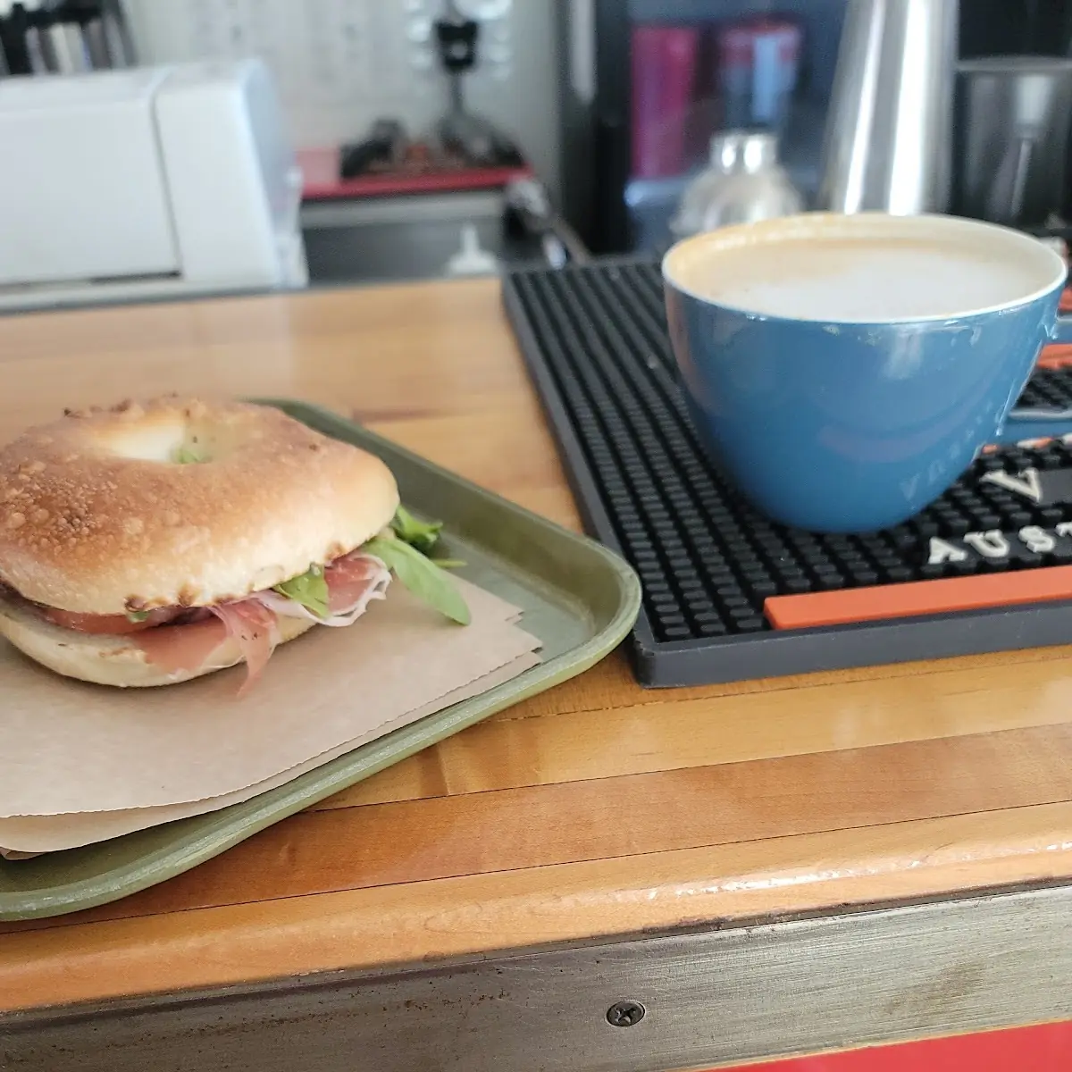 BOC Plain Bagel w Spice Latte Decaf Espresso Shot
