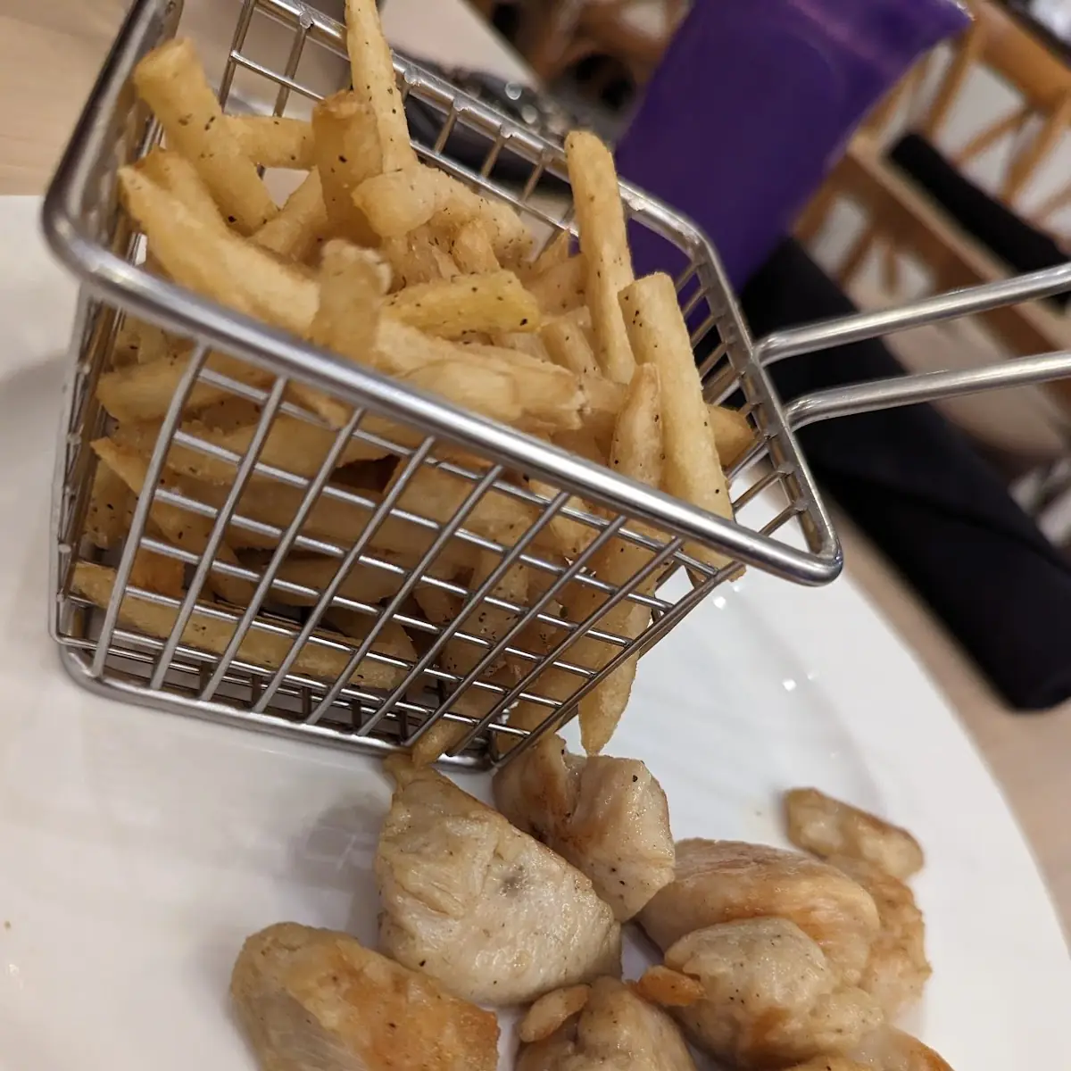 Kid's Grilled Chicken Nuggets & Fries