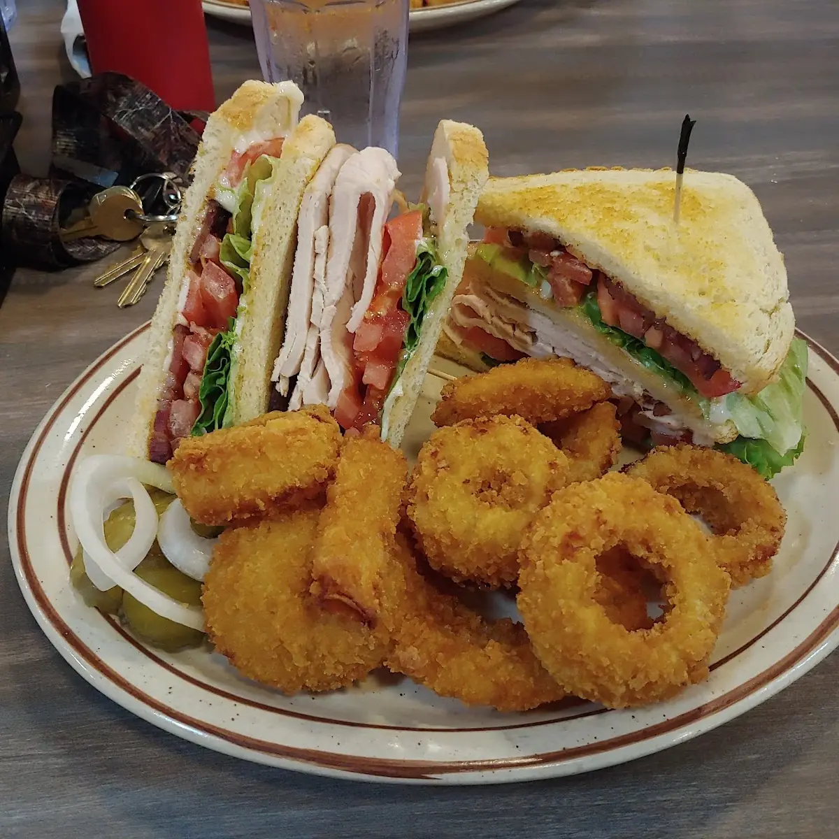 Club Sandwich w Onion Rings