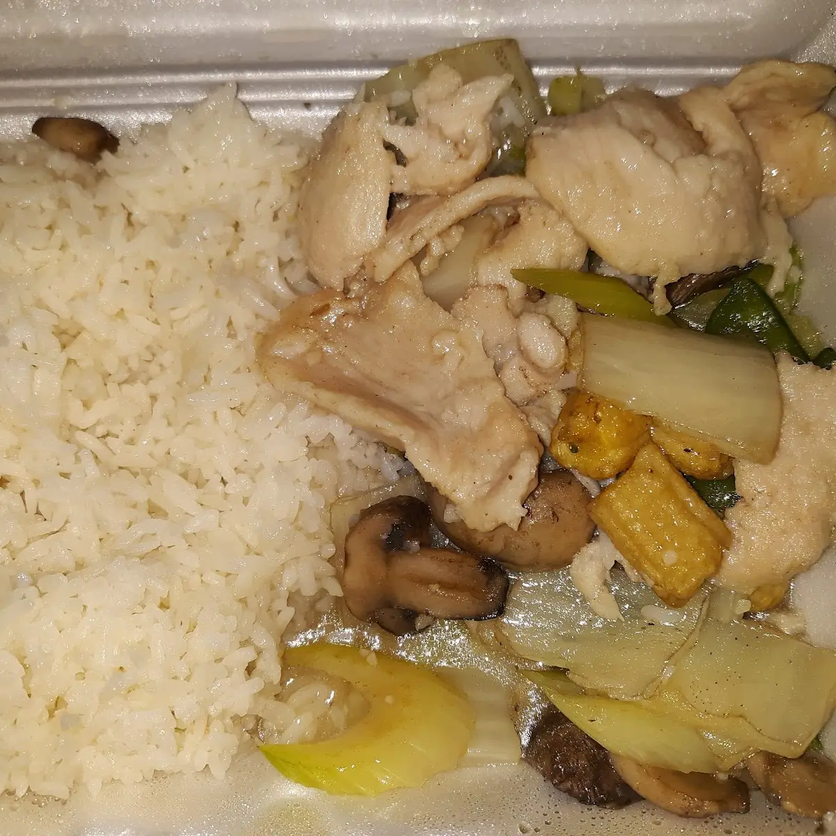 Moo Goo Gai Pan & Steamed Rice