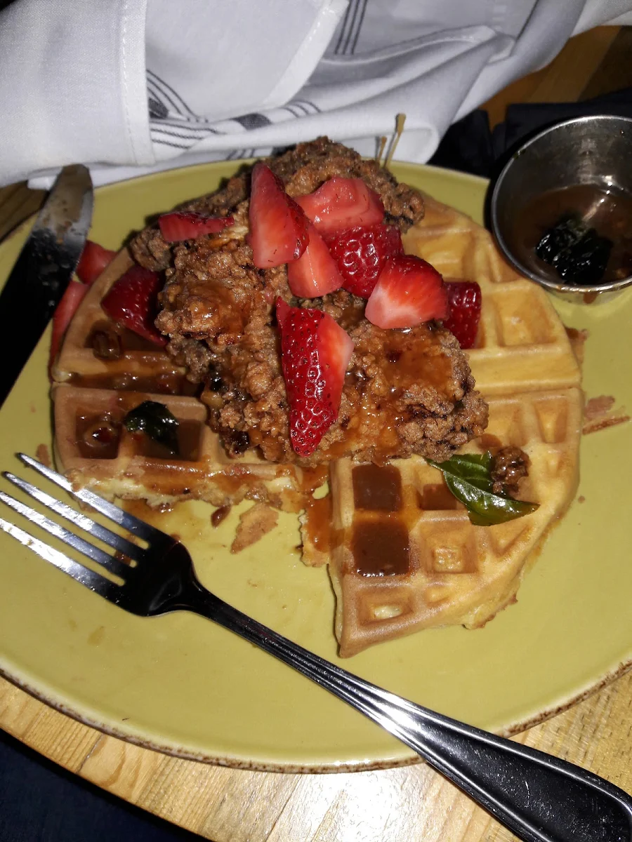 Buttermilk Pancakes & Strawberries - VF