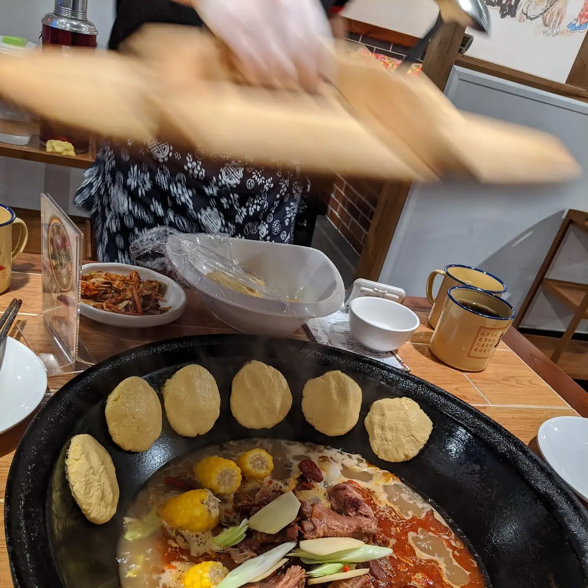 D04. 溜肥肠 分 / Quick-fried Pork Intestines with Sauce