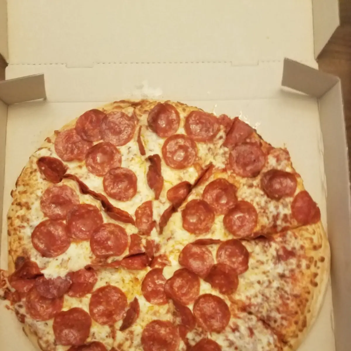 Thin Crust Pizza Peperoni