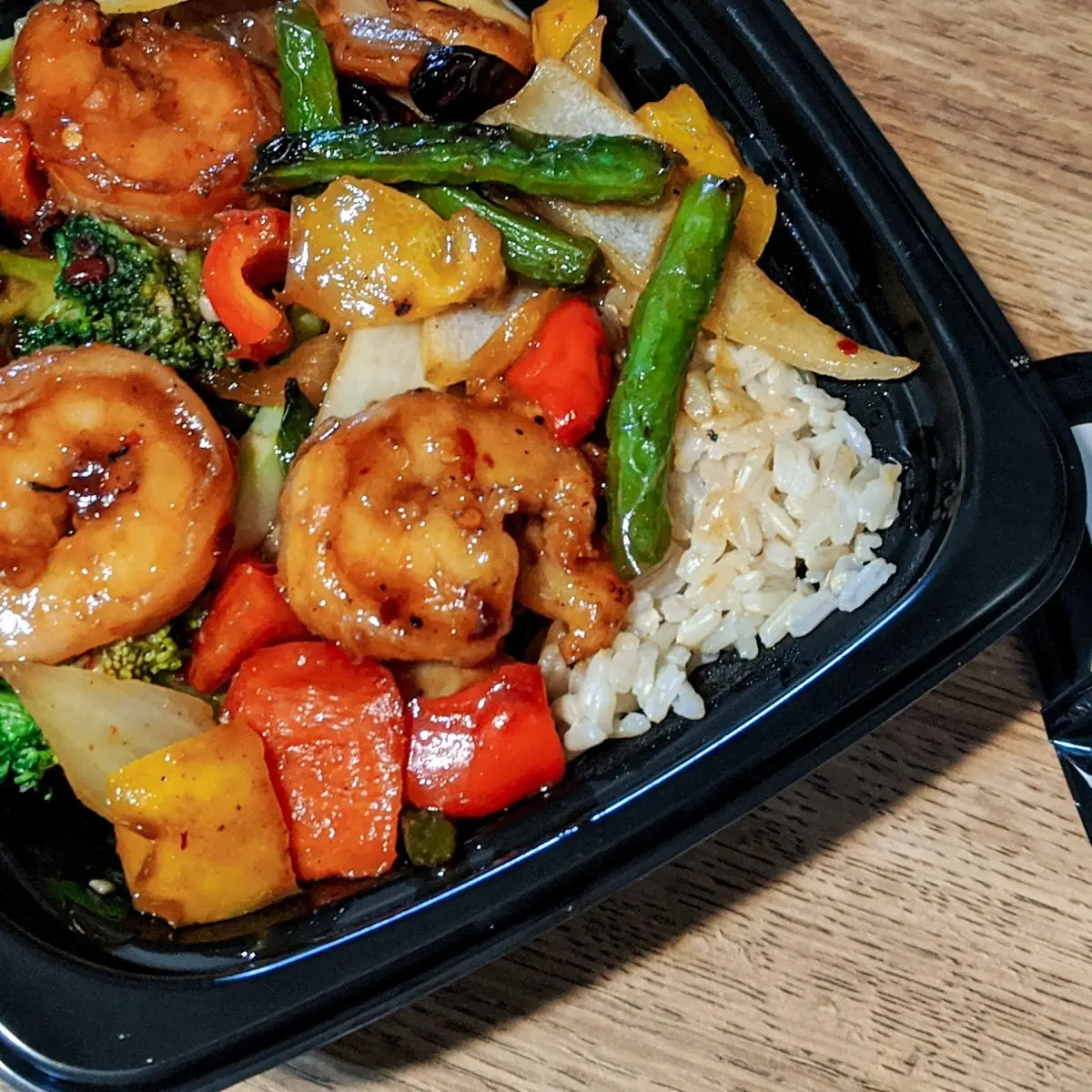 Firecracker Shrimp with Steamed Brown Rice