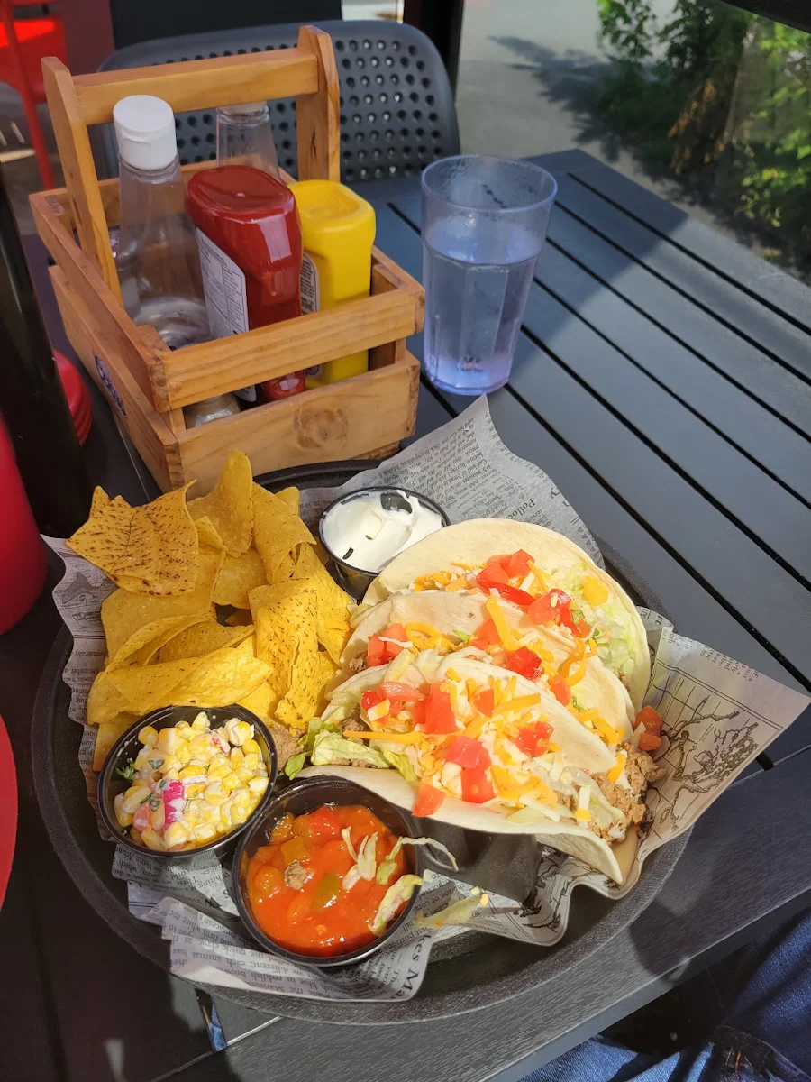 Cantina Nachos, Studabakers