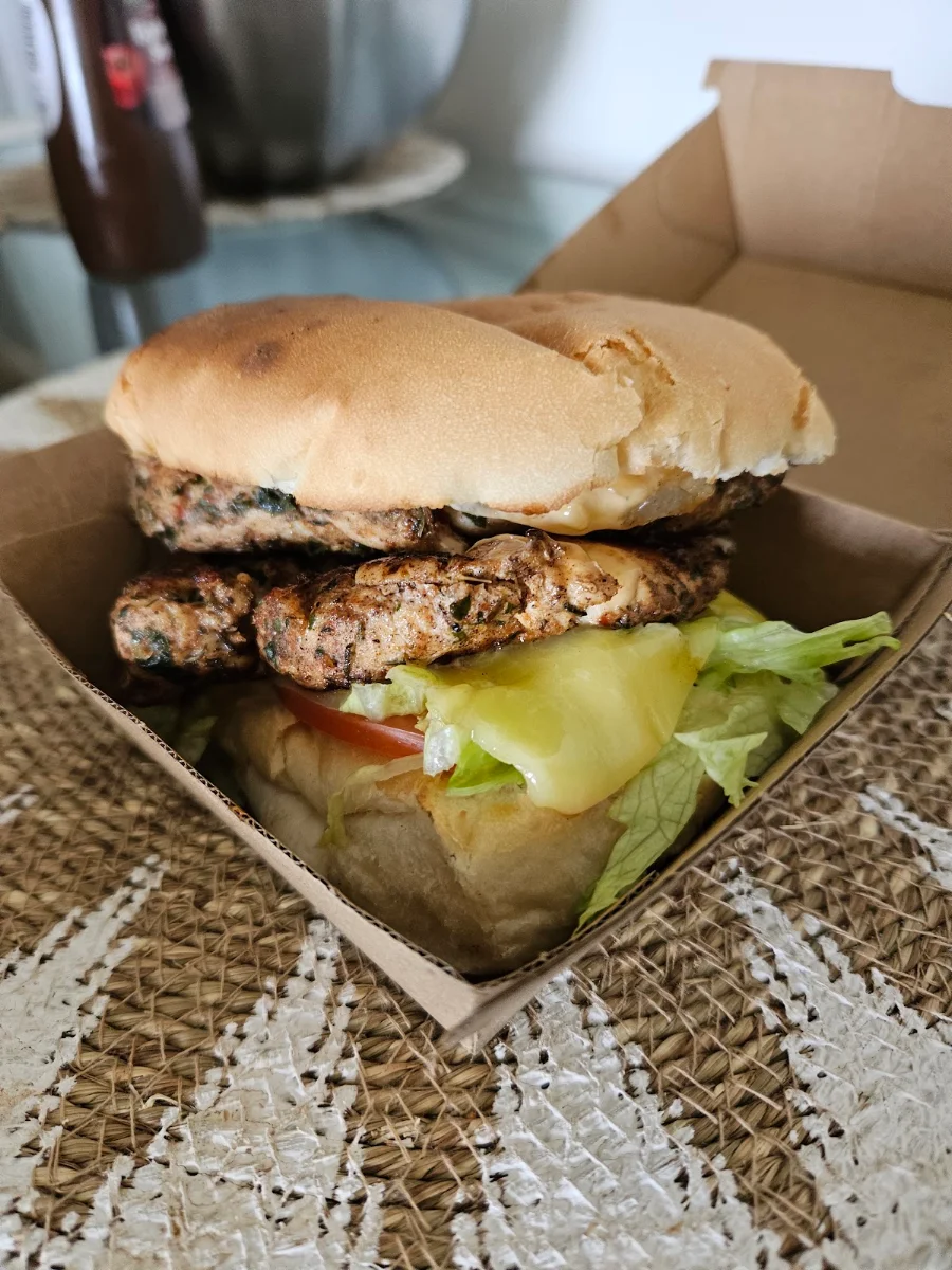 Jamaican Jerk Chicken Burger, Mountain Munchies