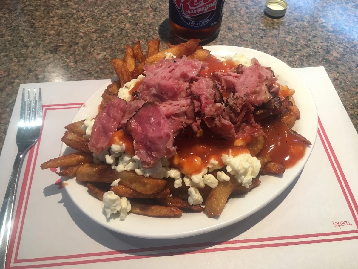 Poutine Au Smoked Meat Sauce BBQ