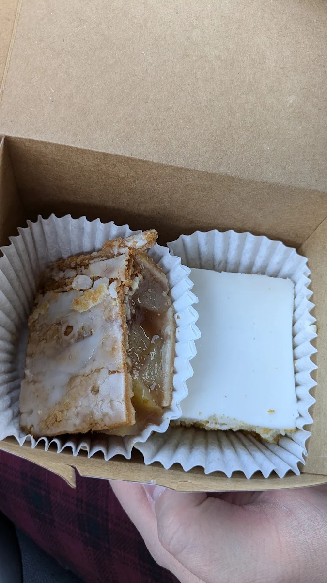 Apple Pie and Cheese Cake