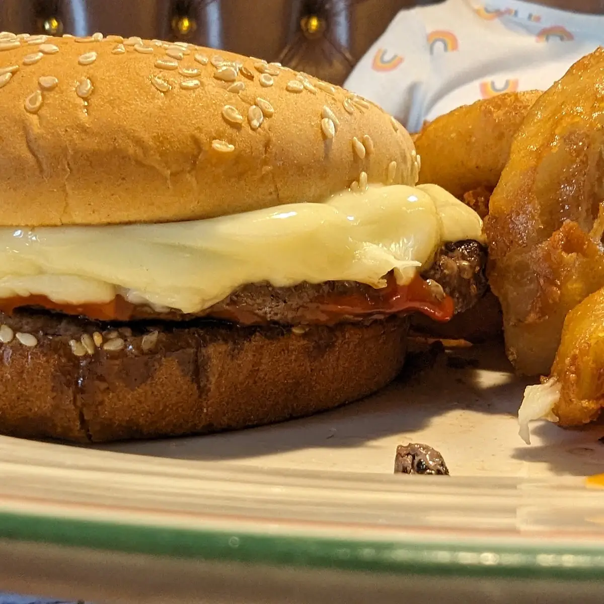 Medium Cheeseburger with Onion Rings