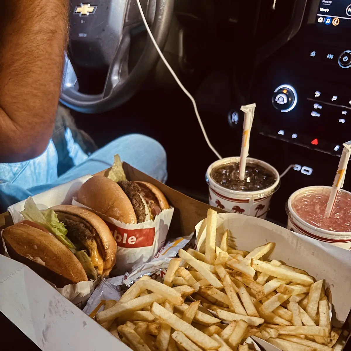 Cheeseburger & a Double Double Burger Menü