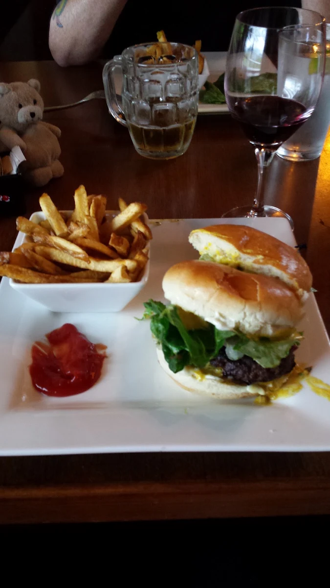 Roadhouse Burger, The Ridge Roadhouse