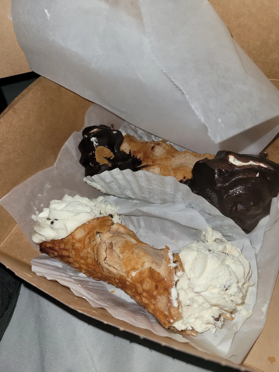 Chocolate Dipped Cannoli