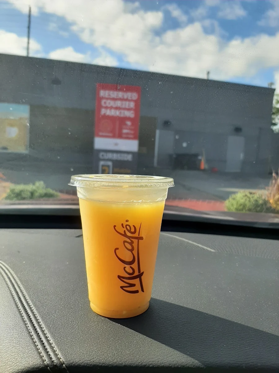 Mango Pineapple Refresher 150 0 Cals, McDonald's