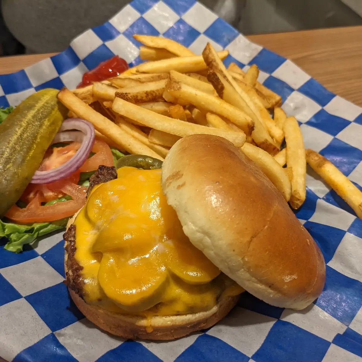 Old Fashioned Bacon Cheeseburger