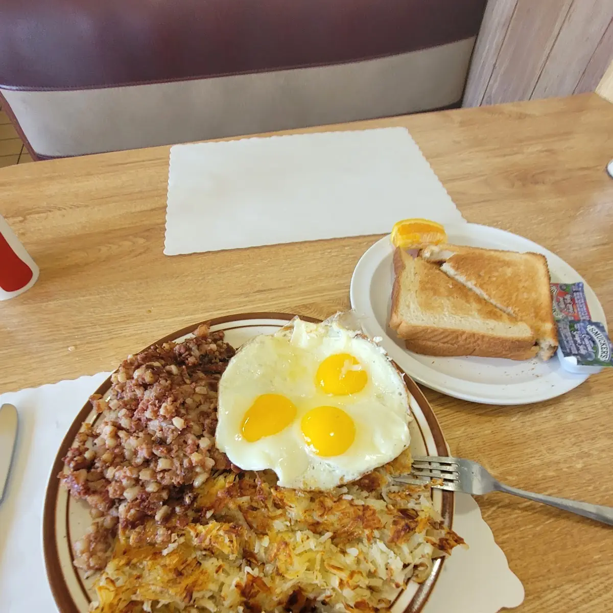 Eggs Hash Browns & Corned Beef Hash