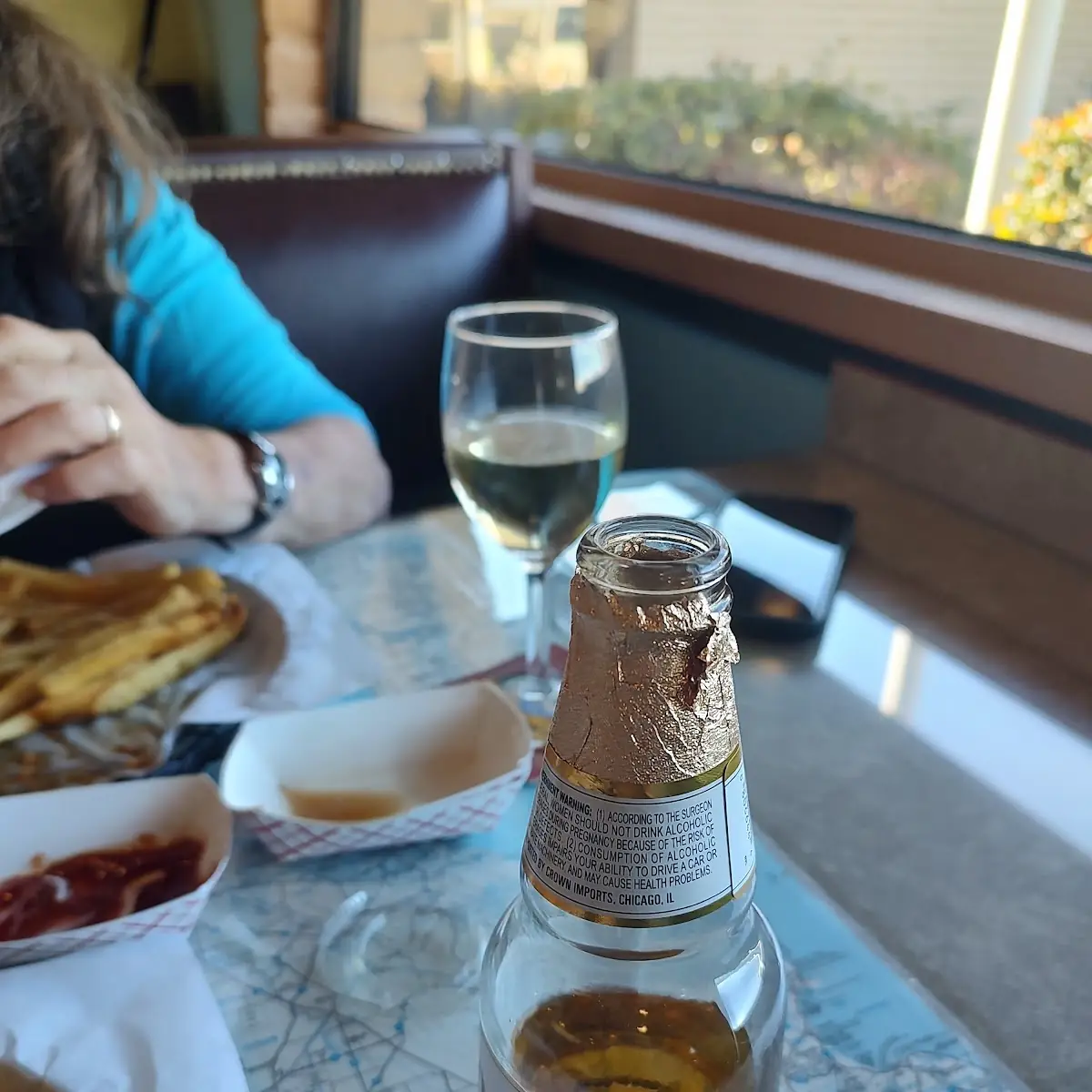 Modelo Especial and Wine